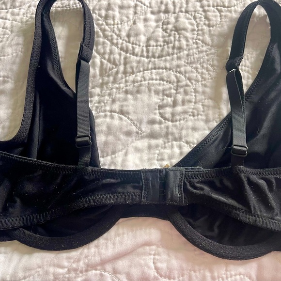 Calvin Klein Black Underwire (Feels like your own skin) comfy Bra 32C - Picture 2 of 3